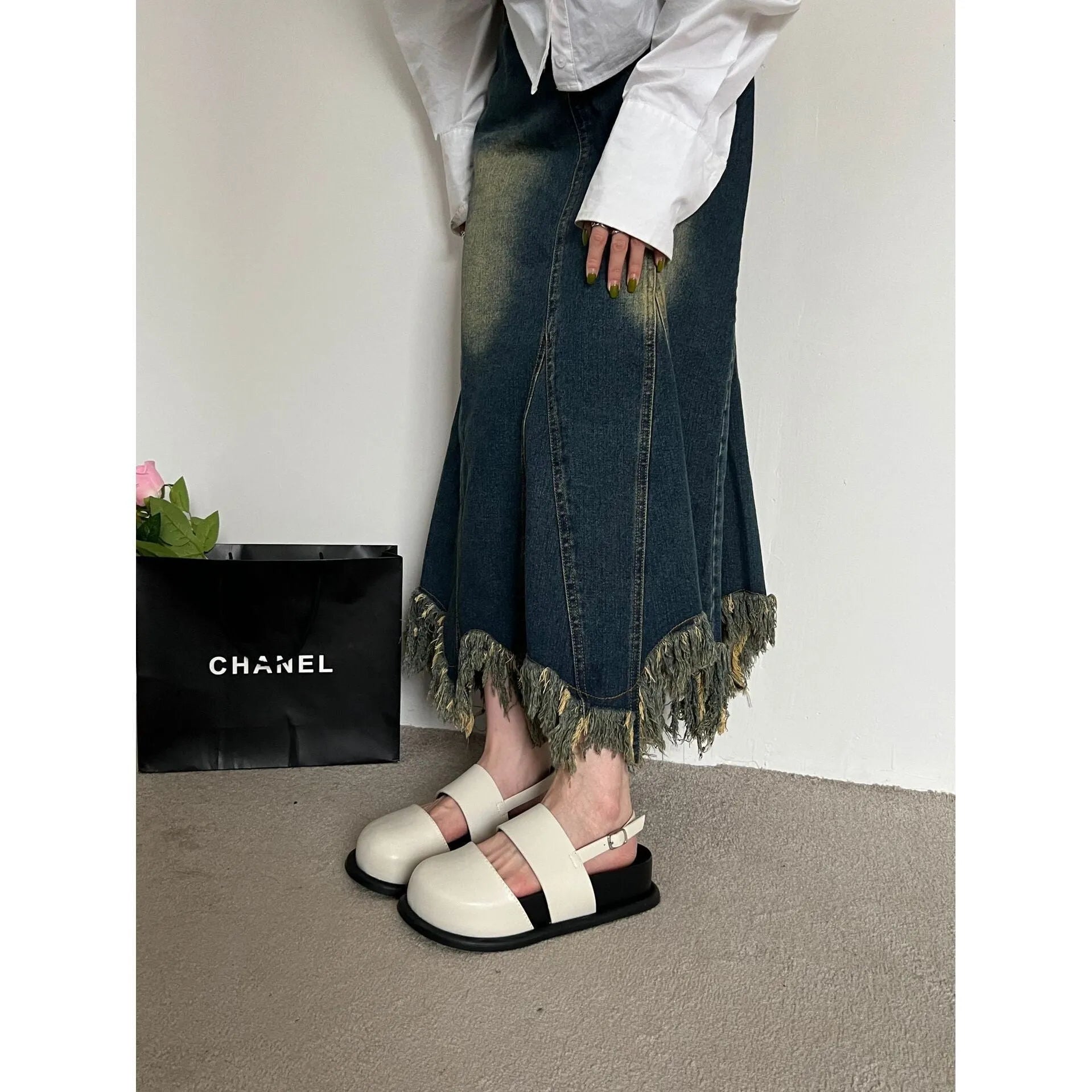 Women's retro Korean style sandals with closed toe, ankle strap buckle, in apricot colour.