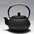 Cast iron teapot with Japanese-style relief patterns in bronze and black design options
