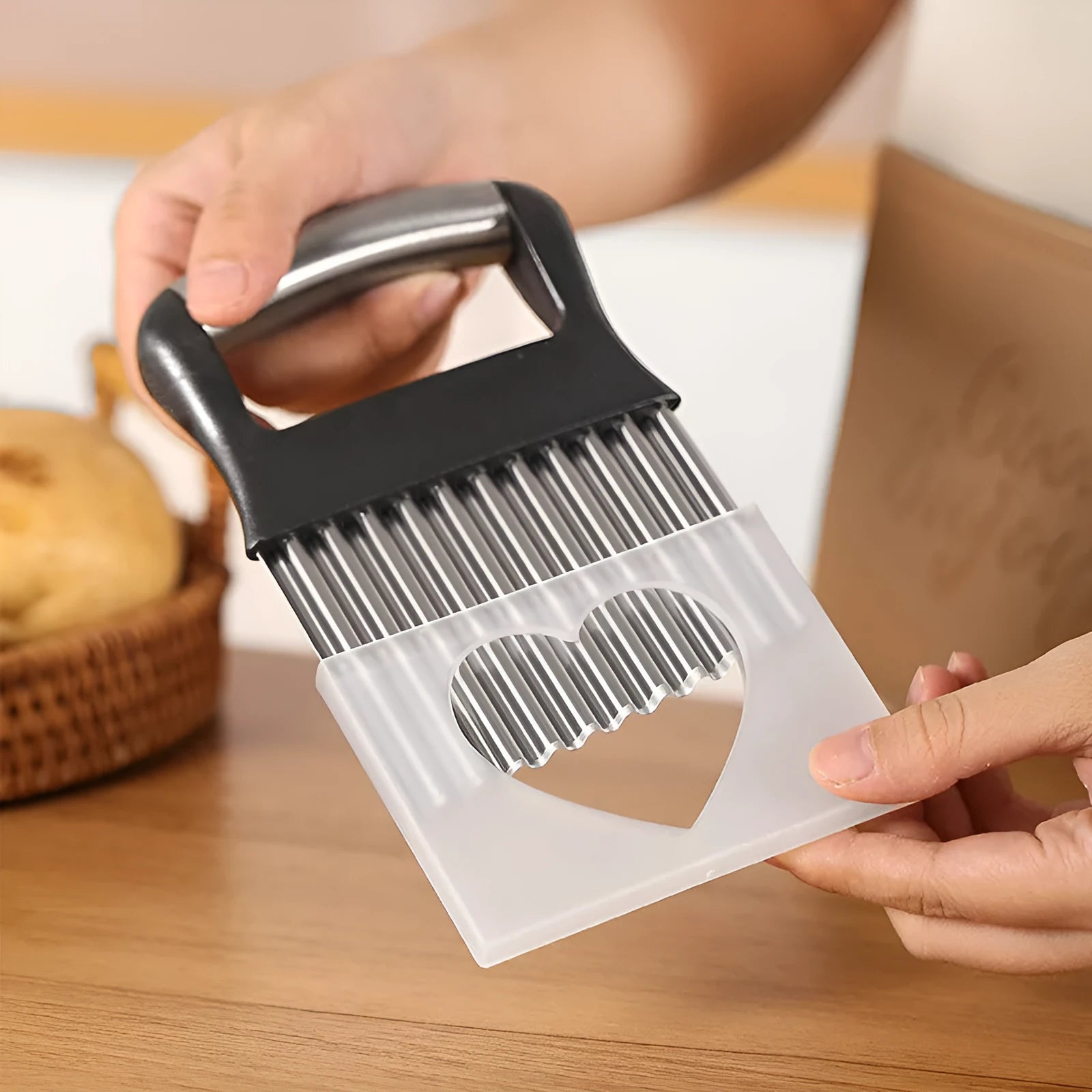 Stainless steel potato wave knife with wave blade for decorative vegetable cutting