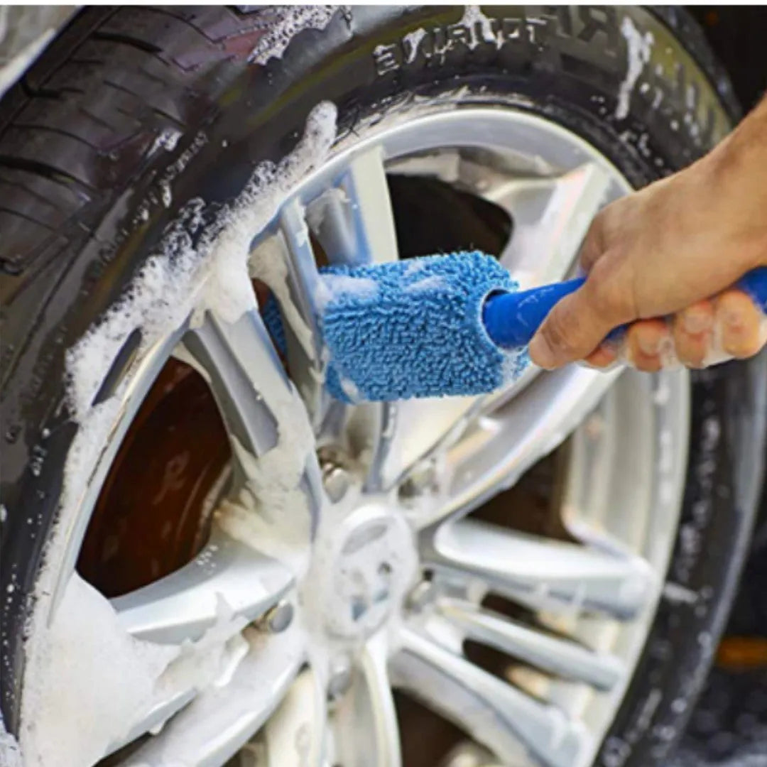 Microfiber car tyre brush with long 29cm handle in grey or blue colour