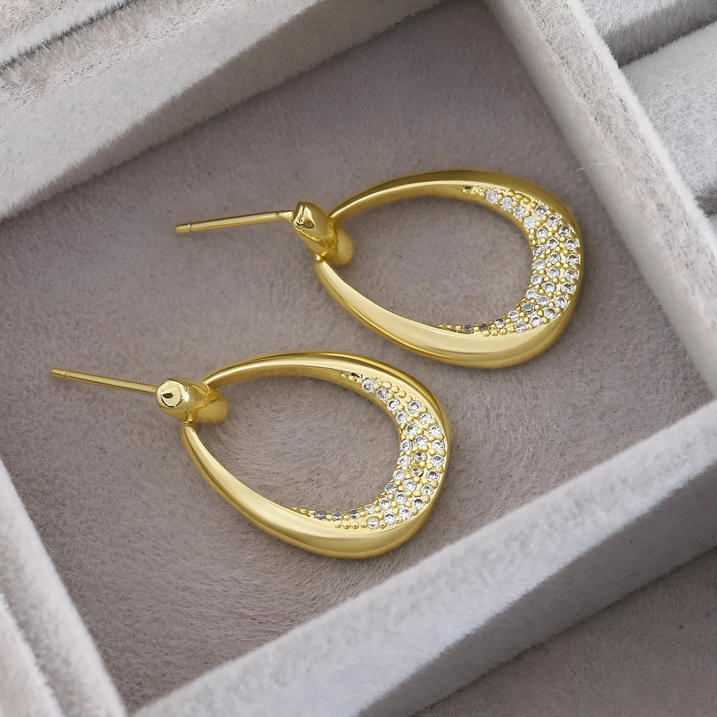 Yellow gold geometric drop-shaped women's earrings with a simple design.