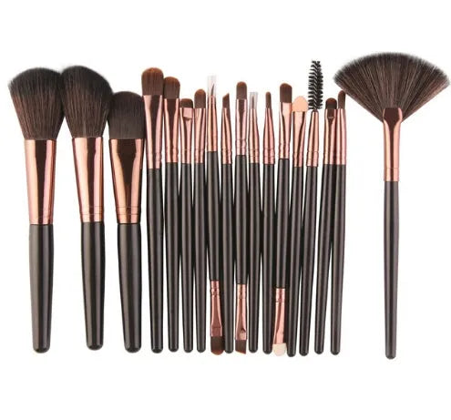 18-piece makeup brush set with fan-shaped cosmetic tools for professional application