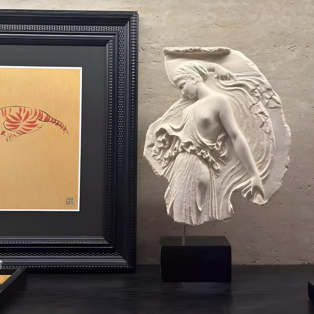Italian-style wine goddess ornament sculpture in synthetic resin, 35cm height modern decor