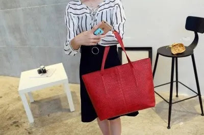 Simple European fashion shoulder handbag for spring summer in black and grey colour options.
