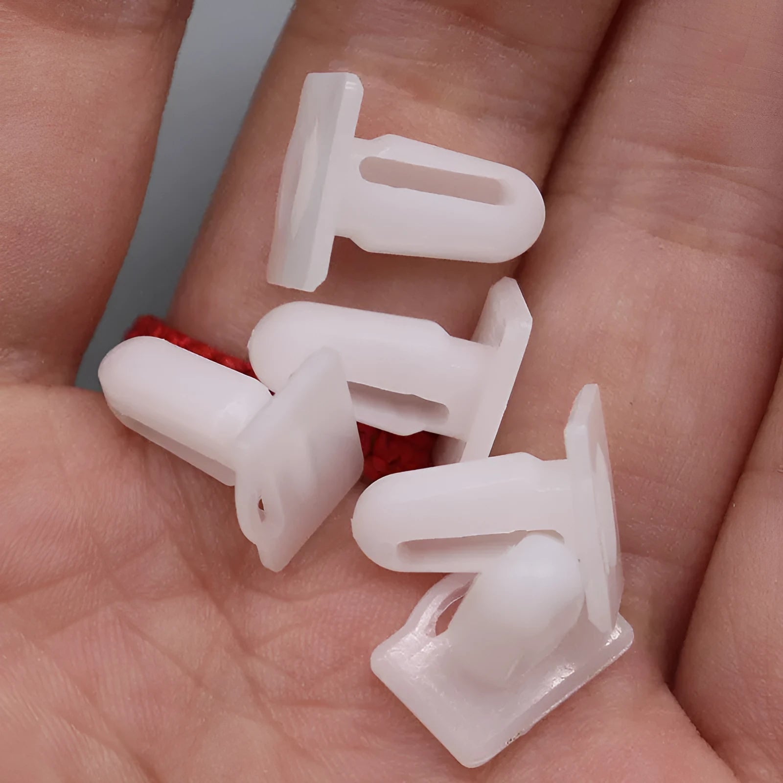 60 D318 PA66 plastic automobile nails and buckles for interior trim fastening