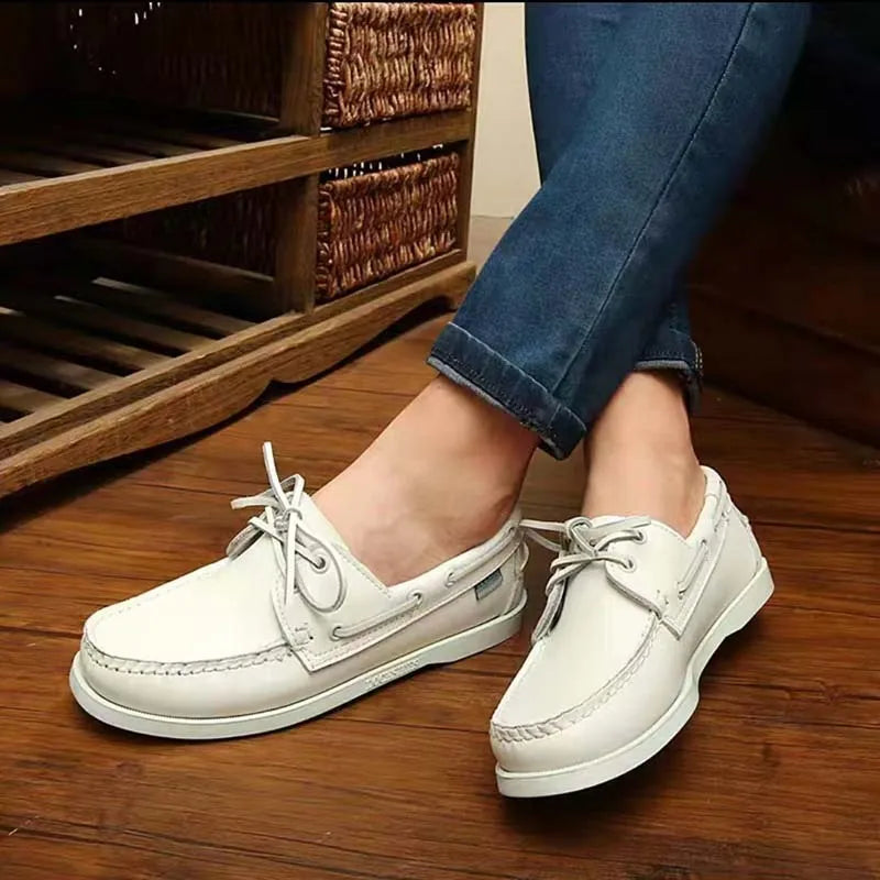 Men's British style casual shoes with flat heel and round toe in artificial PU leather