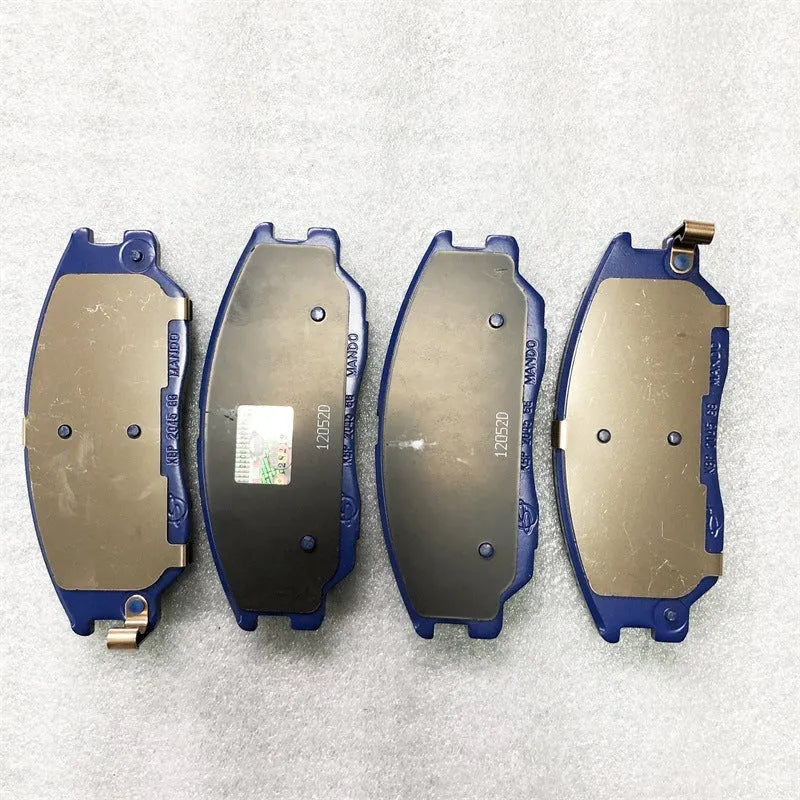Aiteng Kyron Rester front brake pads kit with part numbers 4813009A10 and 4813008BA0