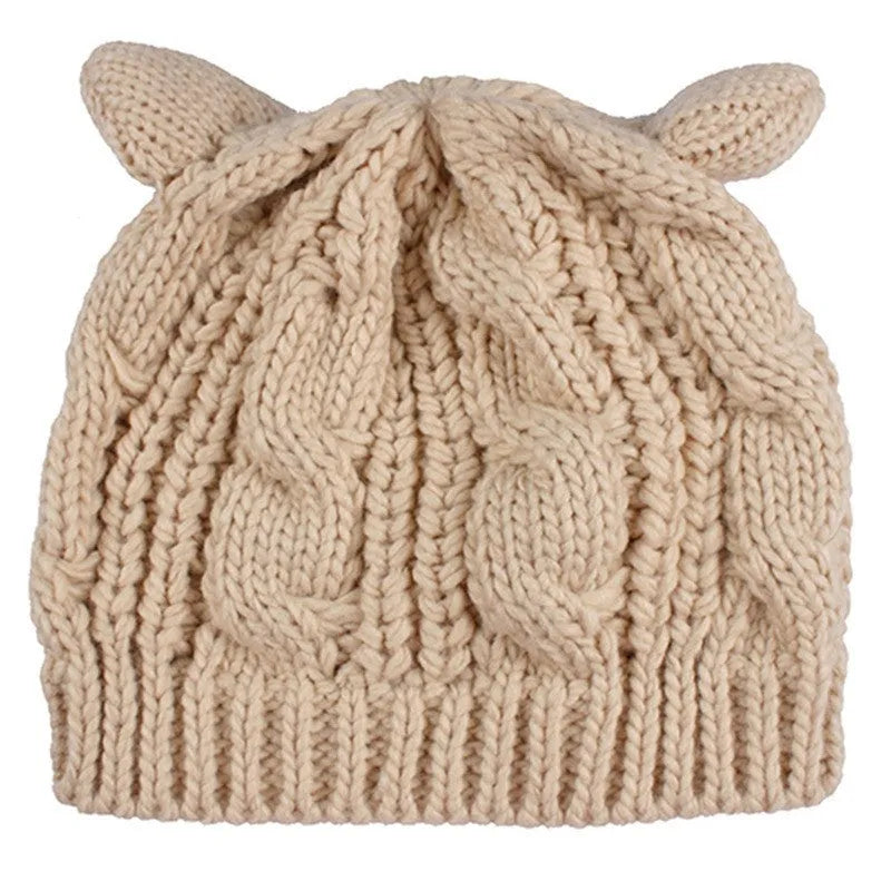 Hand-made knitted beanie with 3D cat ears in wool fabric for winter wear
