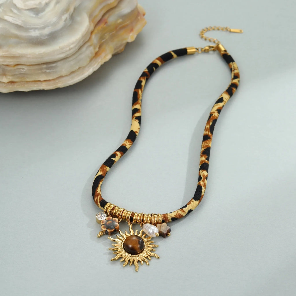 Leopard series stainless steel necklace with geometric pendant on adjustable 41-50cm chain