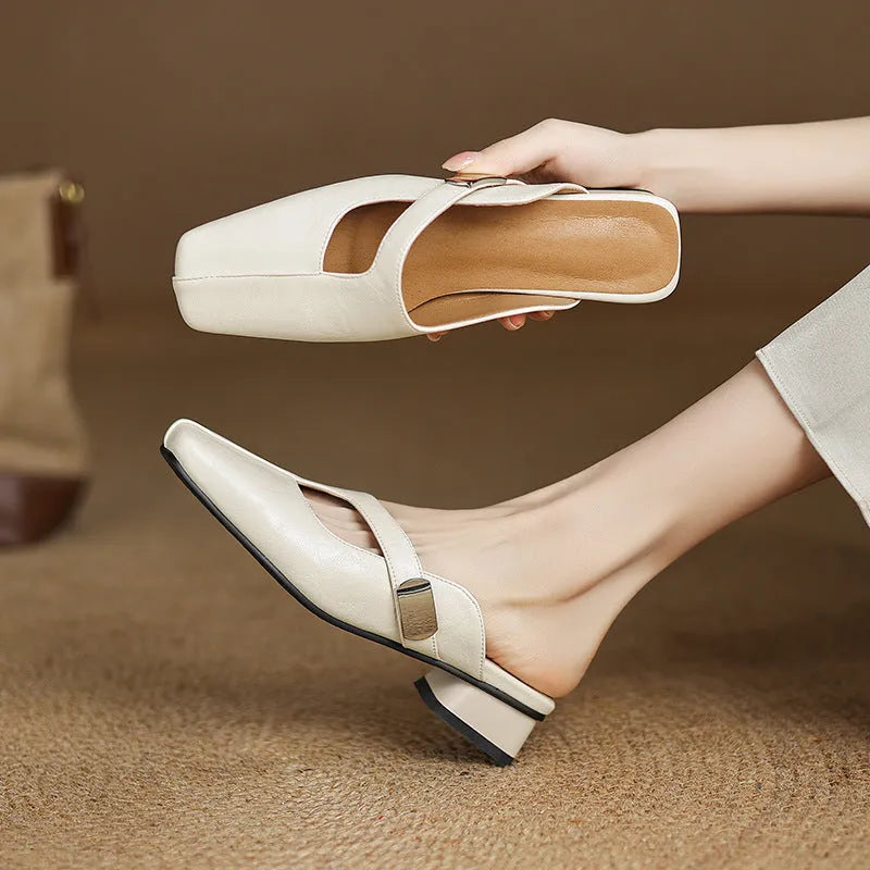 Casual square-toe outdoor slippers in beige with a low heel and rubber sole.