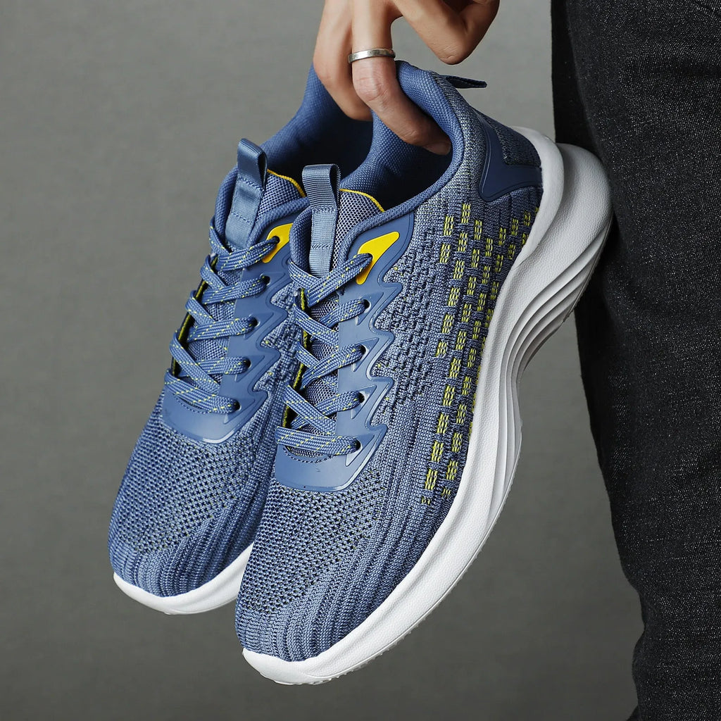 Women's lavender purple Flyknit running shoes with mesh lining and striped pattern