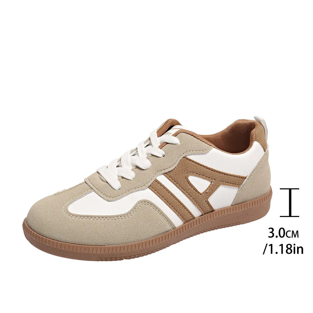 Women's retro lace-up jogging shoes in black with colour matching details and platform sole