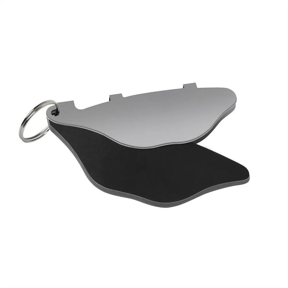 Mountain bike disc brake pads with metal brake linings in black and orange colour options