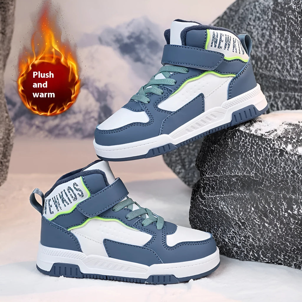 Casual leather high-top board shoes in Black and Green with Velcro fastening and non-slip sole