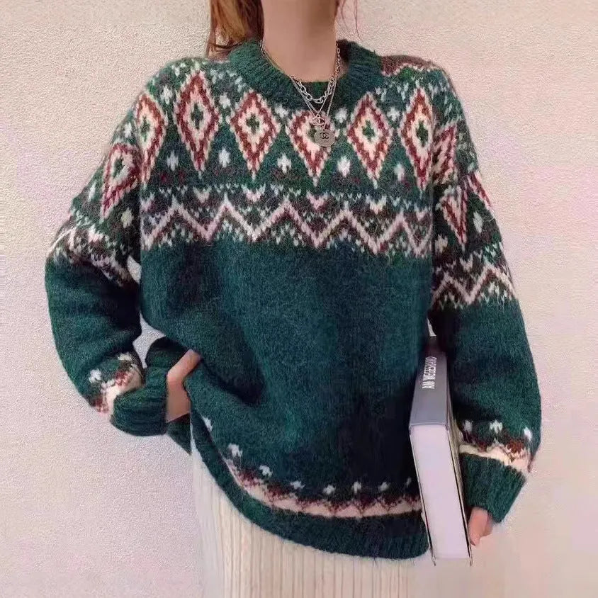 Striped pullover knitted top in loose retro style with long sleeves
