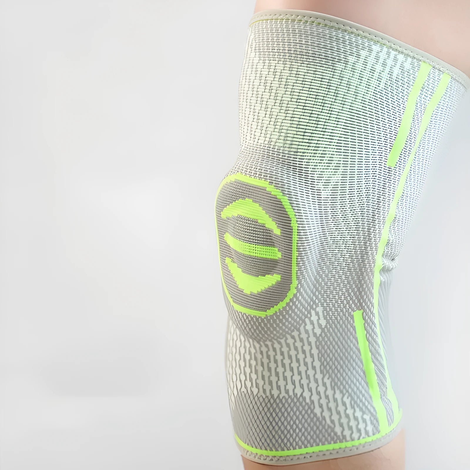 A pair of cotton knee pads for mountaineering in blue, shown in size L.