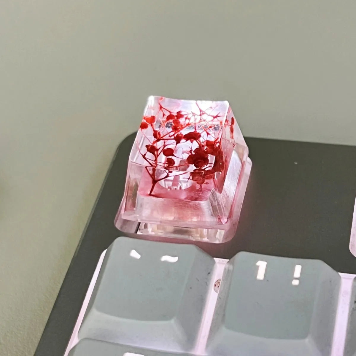 High transparency resin starry sky keycap for mechanical keyboards in multiple colour options