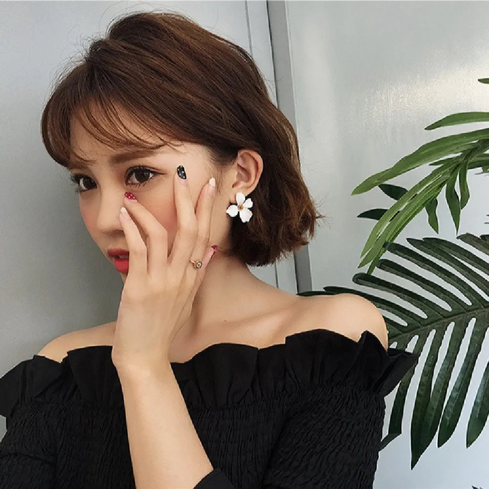White and pink flower stud earrings for women with floral design