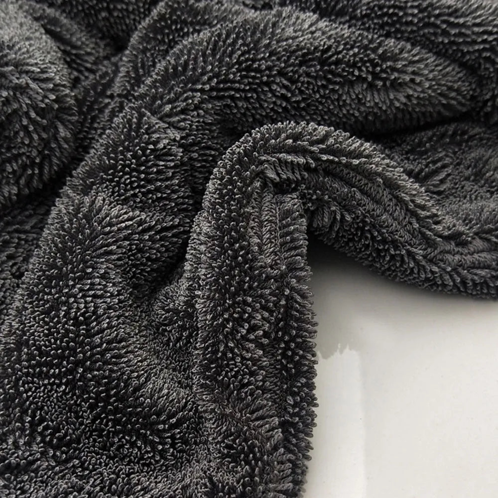 Grey microfiber car drying towel measuring 40 by 40 centimetres