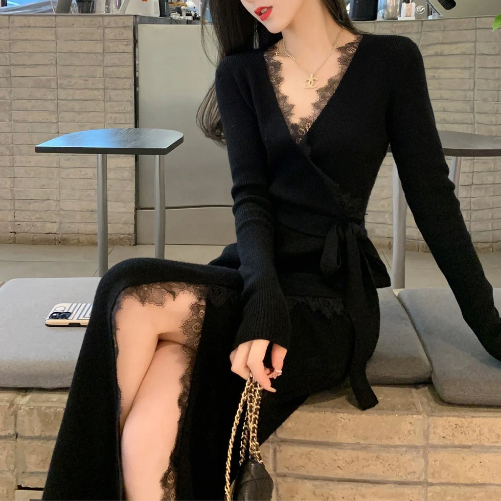 Black women's slim-fit princess dress skirt made from polyester fabric.