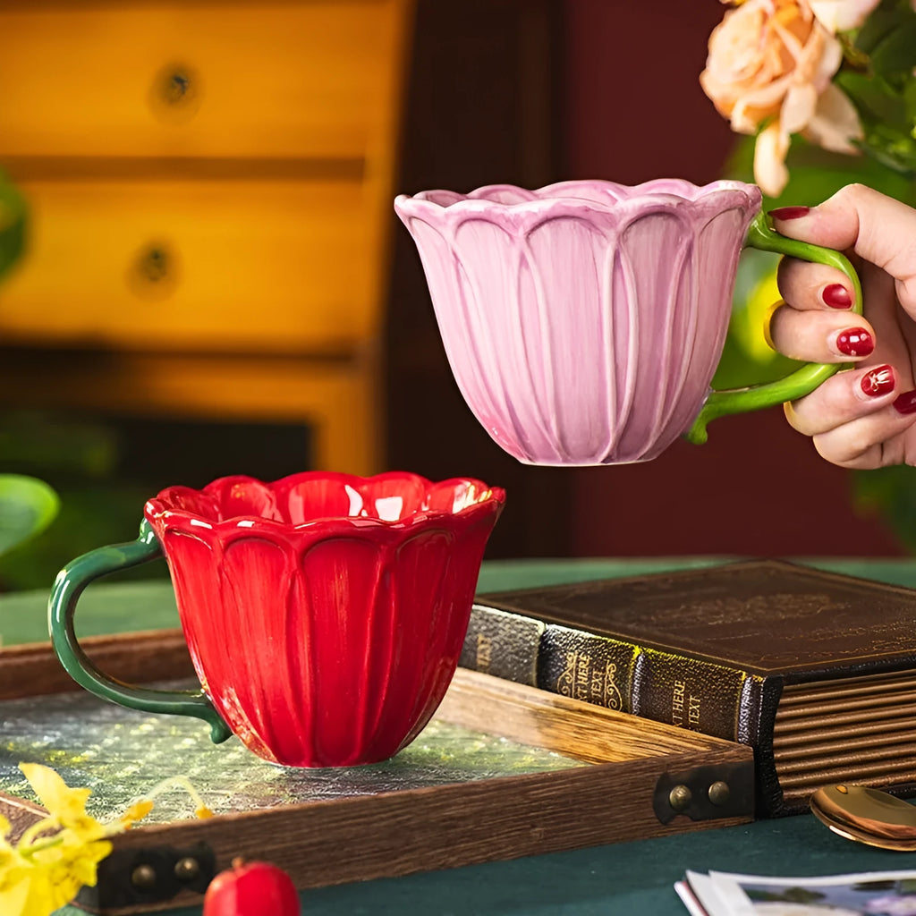 Ceramic breakfast cup with red and purple flower pattern, 500ml capacity.