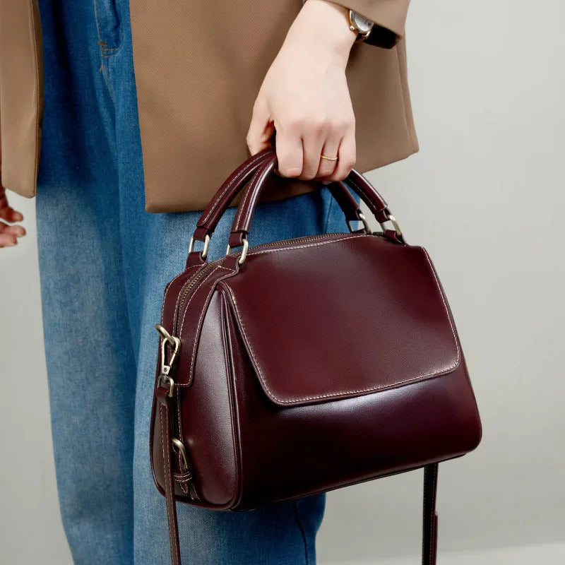 Women's genuine leather crossbody tote bag in street trend style with internal organisation compartments