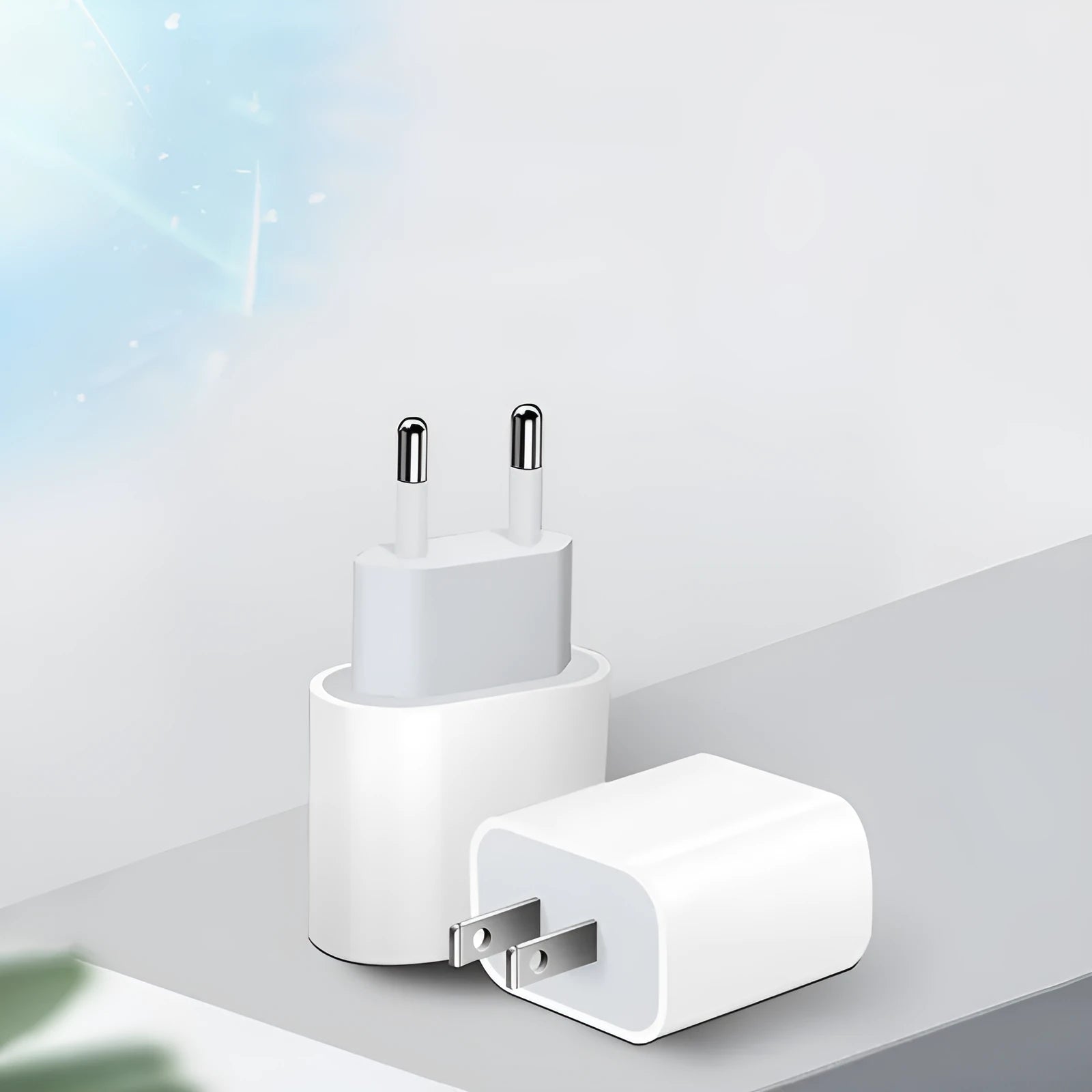 PD20W mobile phone charger with USB port for American and European voltage standards