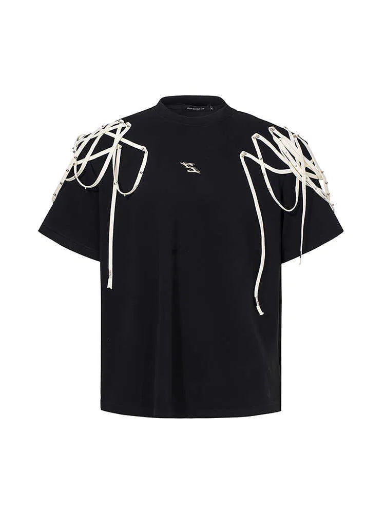 Black T-shirt with rivet ribbon padded shoulders, loose fit, round neck collar