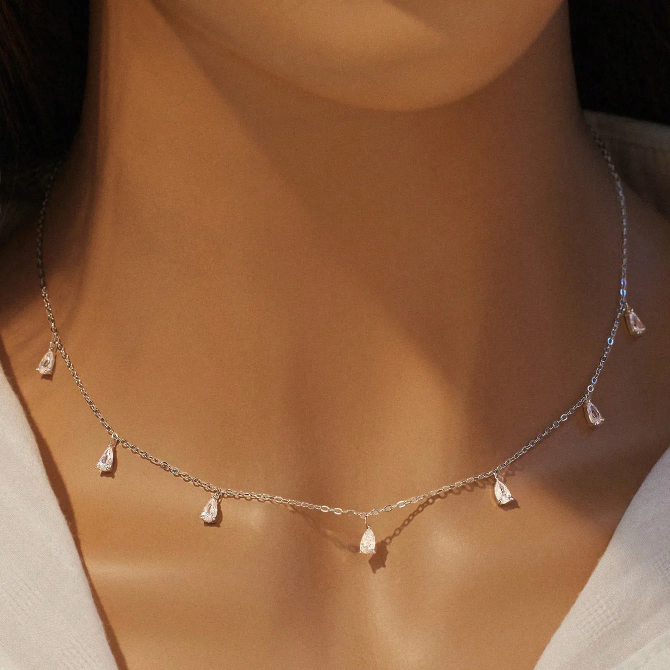 Gentle drop-shaped artificial zircon necklace on O-chain in silver, rose gold, or golden yellow finish