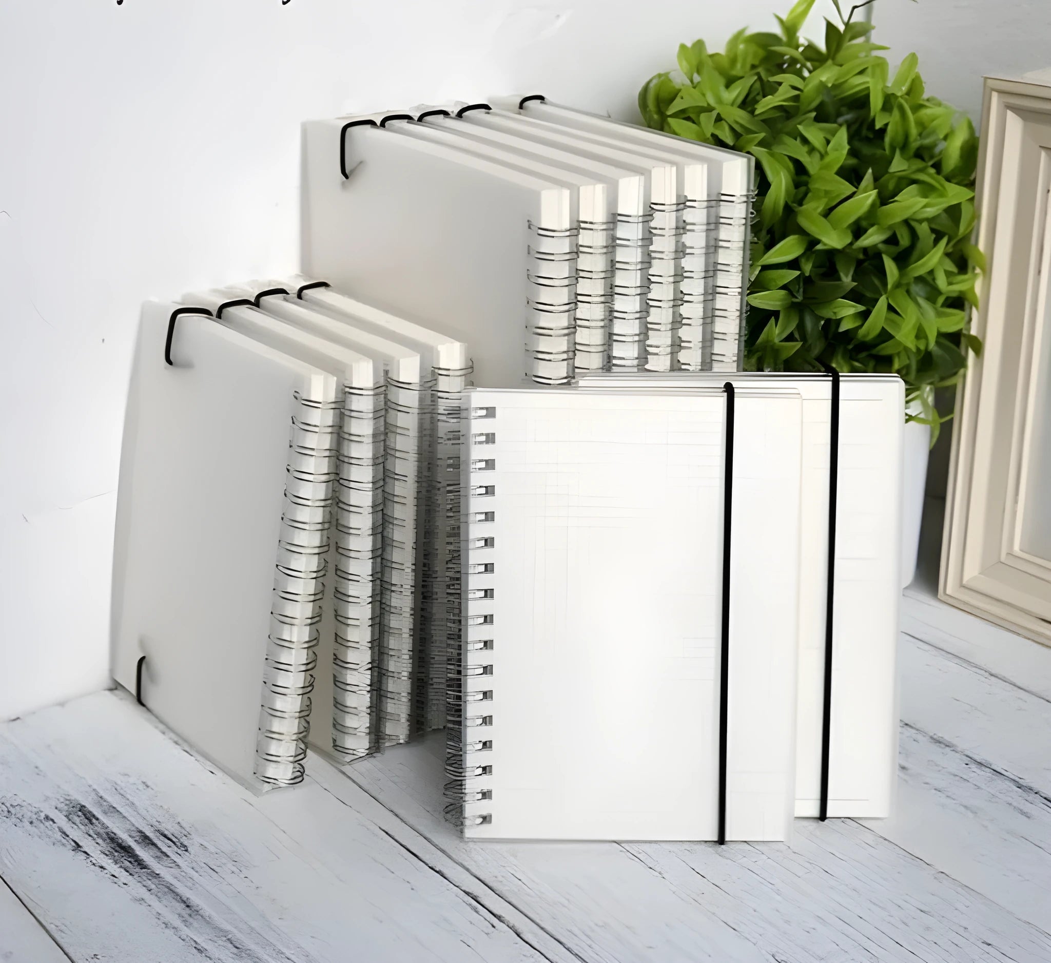 Transparent PVC cover spiral notebook with elastic rope closure, 80 sheets of cream paper, A5 or A6 size