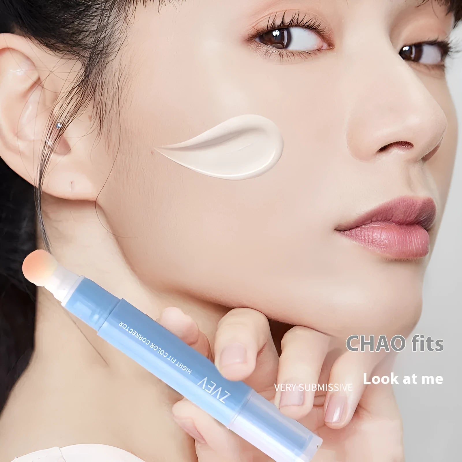 Concealer pen with sponge brush head containing 1.5g of cream in three colour options for skin coverage