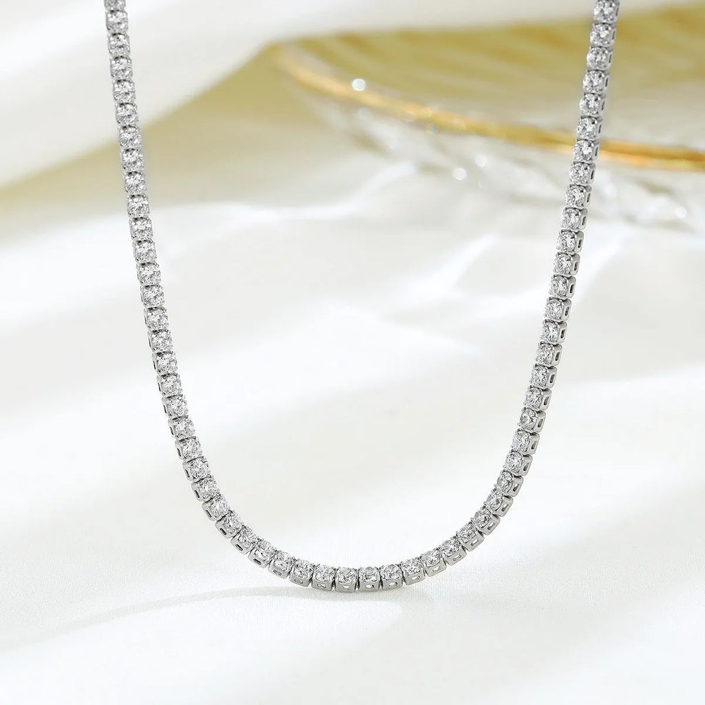Women's sterling silver necklace with round pendant, diamond-cut finish, silver colour