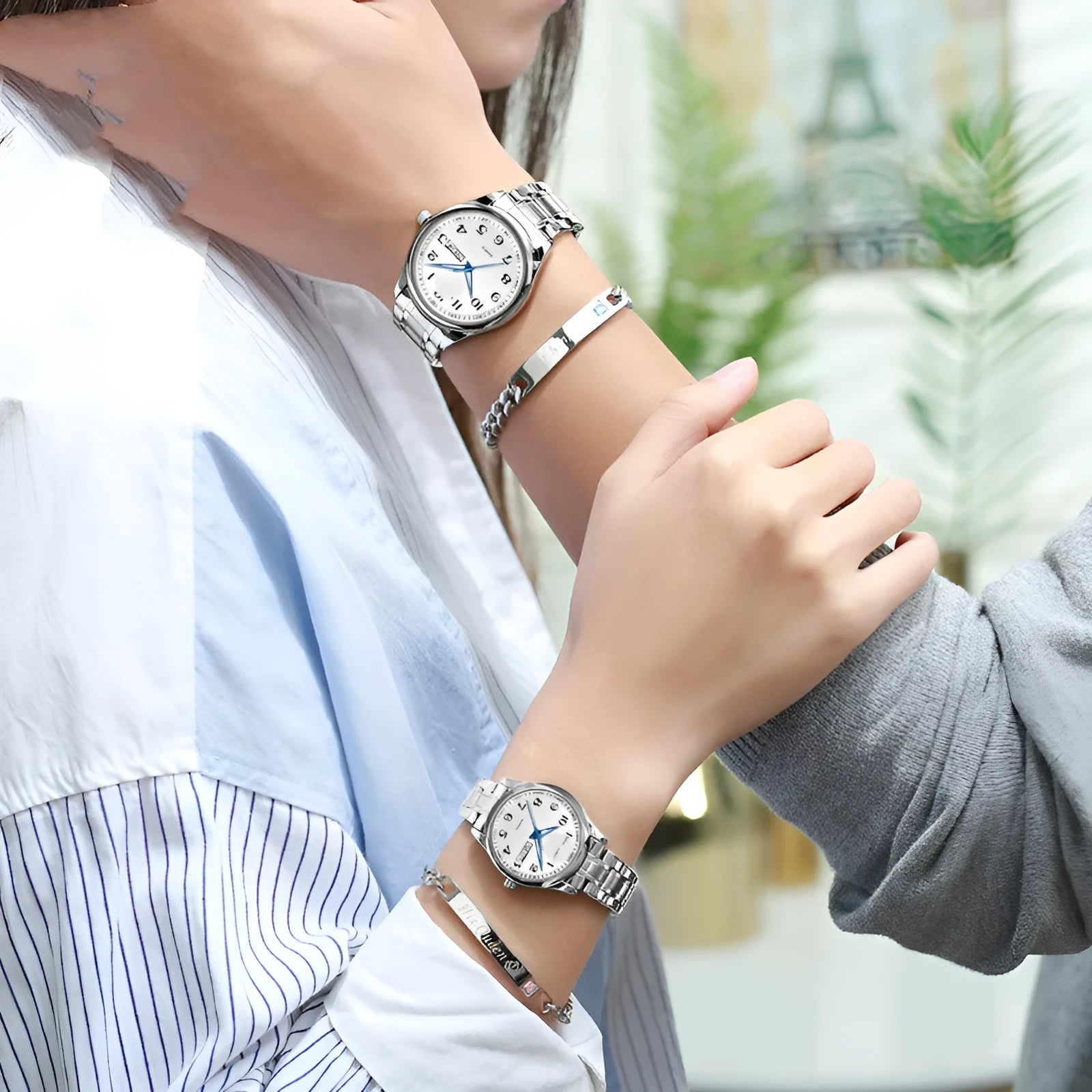 Unisex student quartz watch with steel bracelet and alloy case, 40mm male and 29mm female sizes, steel gold colour