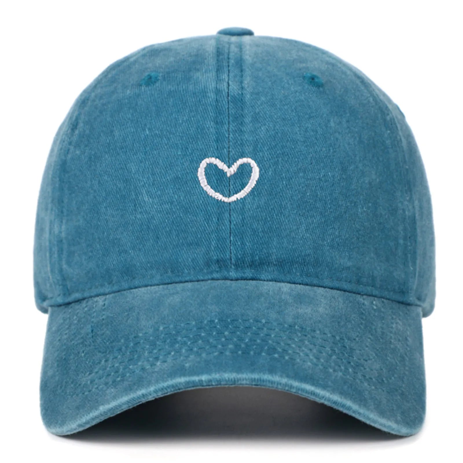 Retro baseball cap with small love embroidery in adjustable cotton construction
