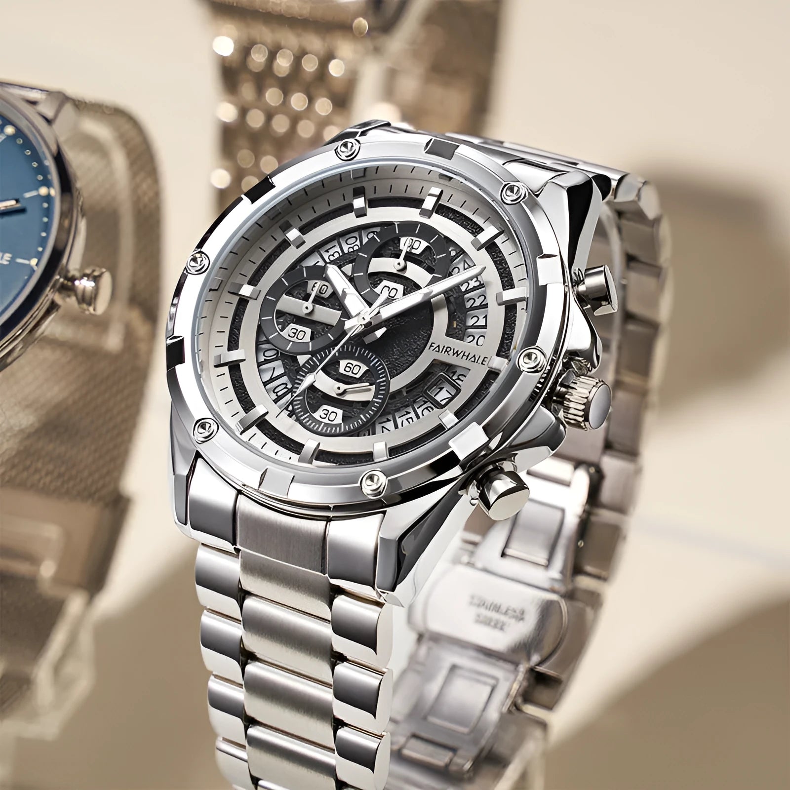 Men's waterproof quartz watch with luminous hands and steel bracelet in three colour variations