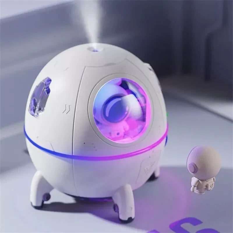 Astronaut-shaped USB desktop humidifier with colourful LED light and 220ml water tank capacity
