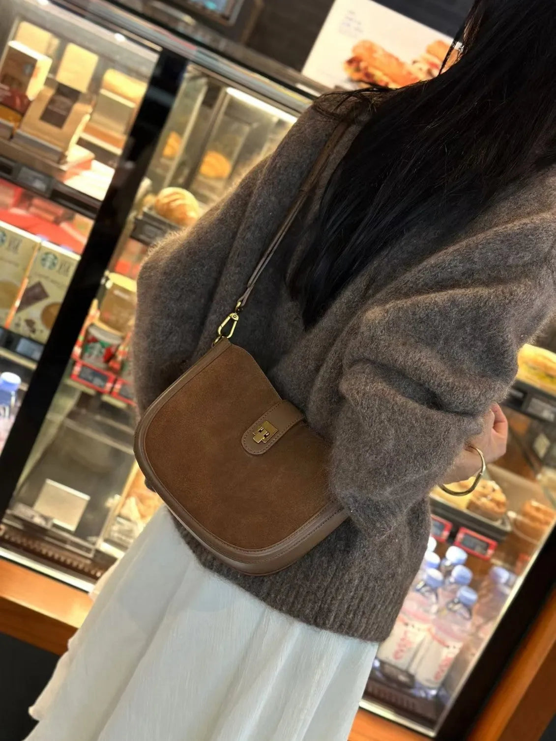 Women's genuine brown leather one-shoulder crossbody bag 24x9x19cm with sandwich pocket soft finish