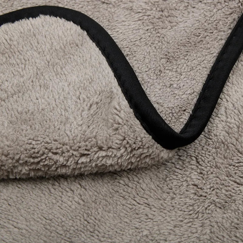Microfiber car cleaning towel shown in three size variations: 75x35cm, 60x40cm, and 100x40cm.