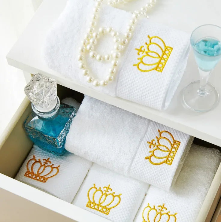 Cotton custom embroidery bath towel in white with size options including 70x140cm for hotel spa use
