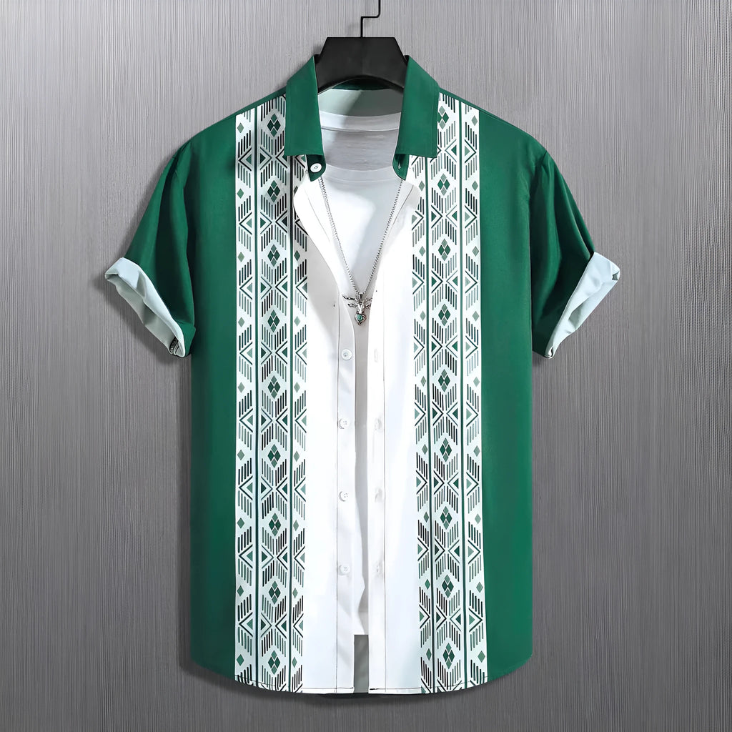 Men's plaid pattern short-sleeved shirt with lapel collar in loose fit regular cut cardigan style