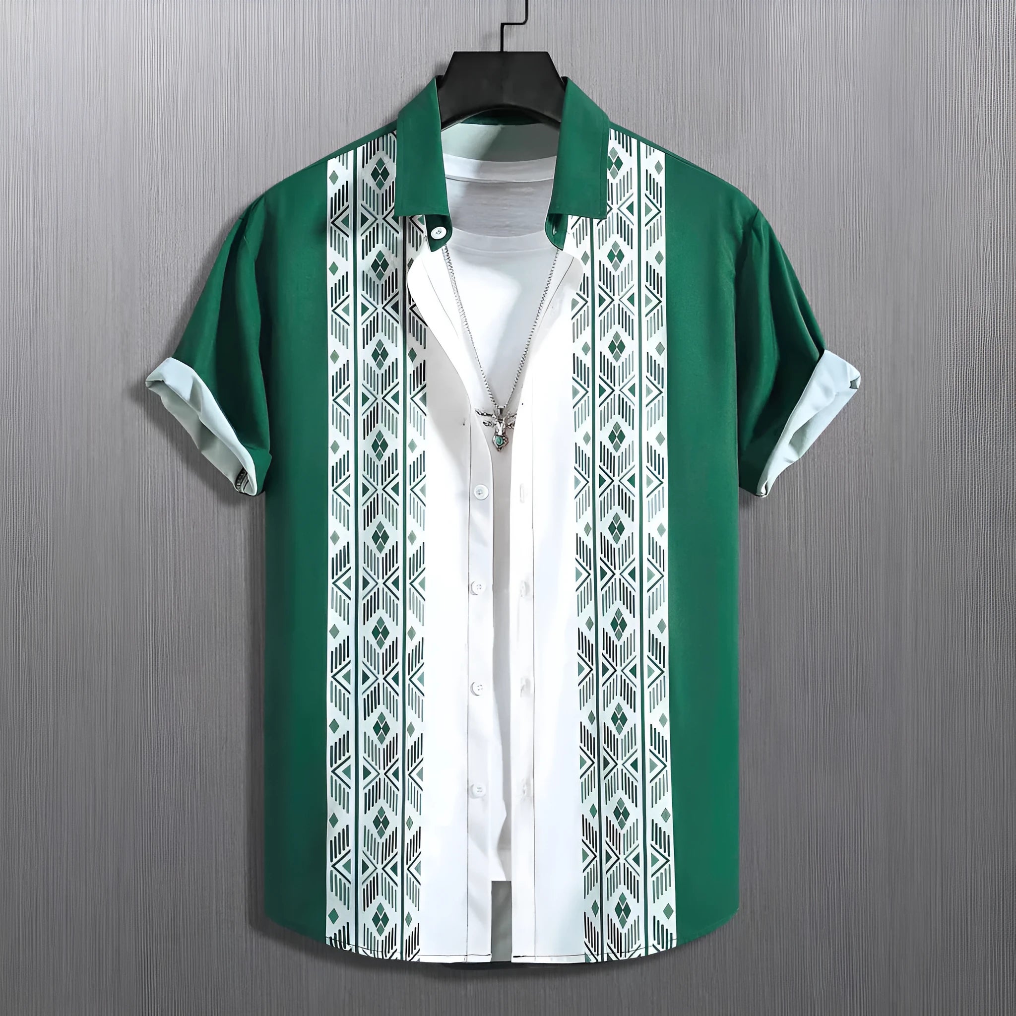 Men's plaid pattern short-sleeved shirt with lapel collar in loose fit regular cut cardigan style