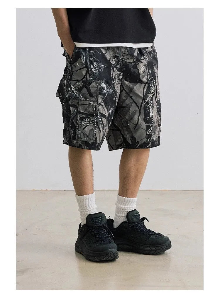 Loose casual straight-leg denim shorts with elasticated mid waist in black and army green colours