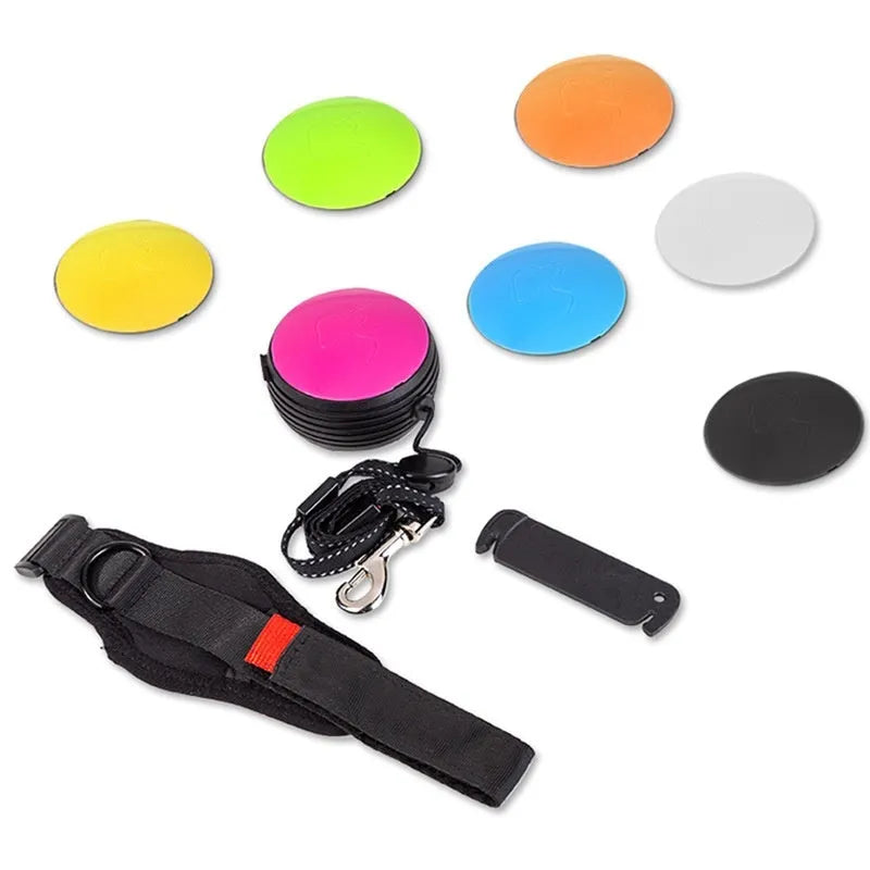 Pet Holding Hands brand automatic retractable dog lead in six colour options on a 3 metre nylon strap.