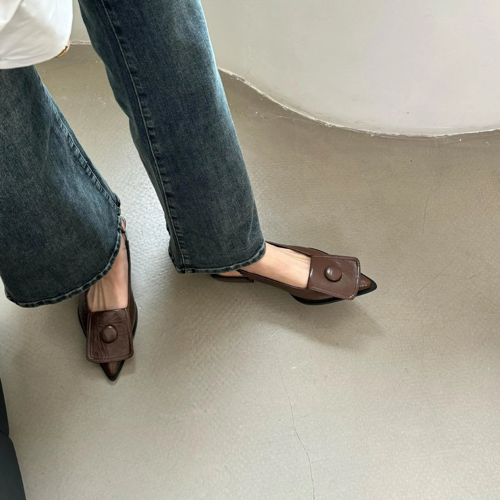 Women's low-cut sandals with pointed toe and back strap in four colour options