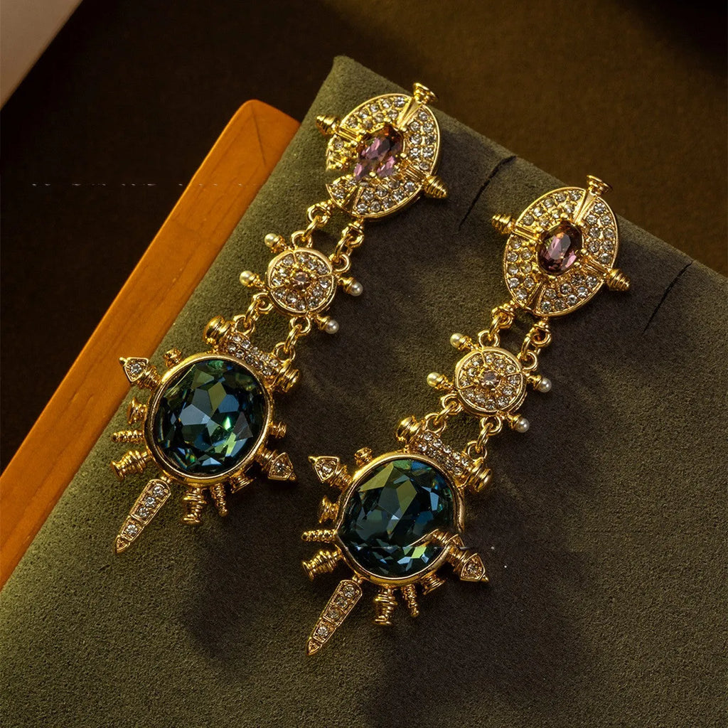 Gold retro geometric stud earrings with round shape and diamond-treated alloy surface