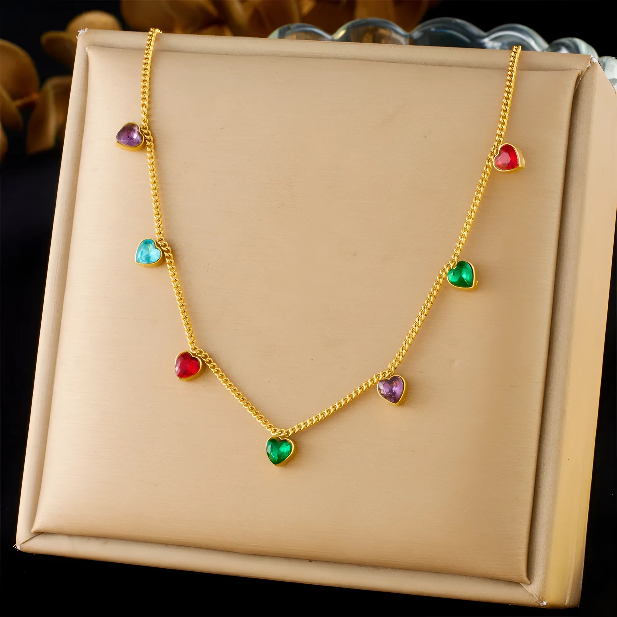 Women's gold-plated stainless steel necklace with heart pendant on adjustable chain
