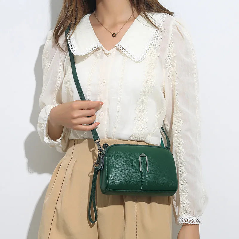 Genuine leather women's square shoulder bag in urban style, dimensions 19cm by 13cm by 6cm