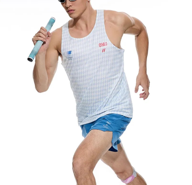 Four-point running shorts with laser stitching and stretch fabric in black or blue athletic colours
