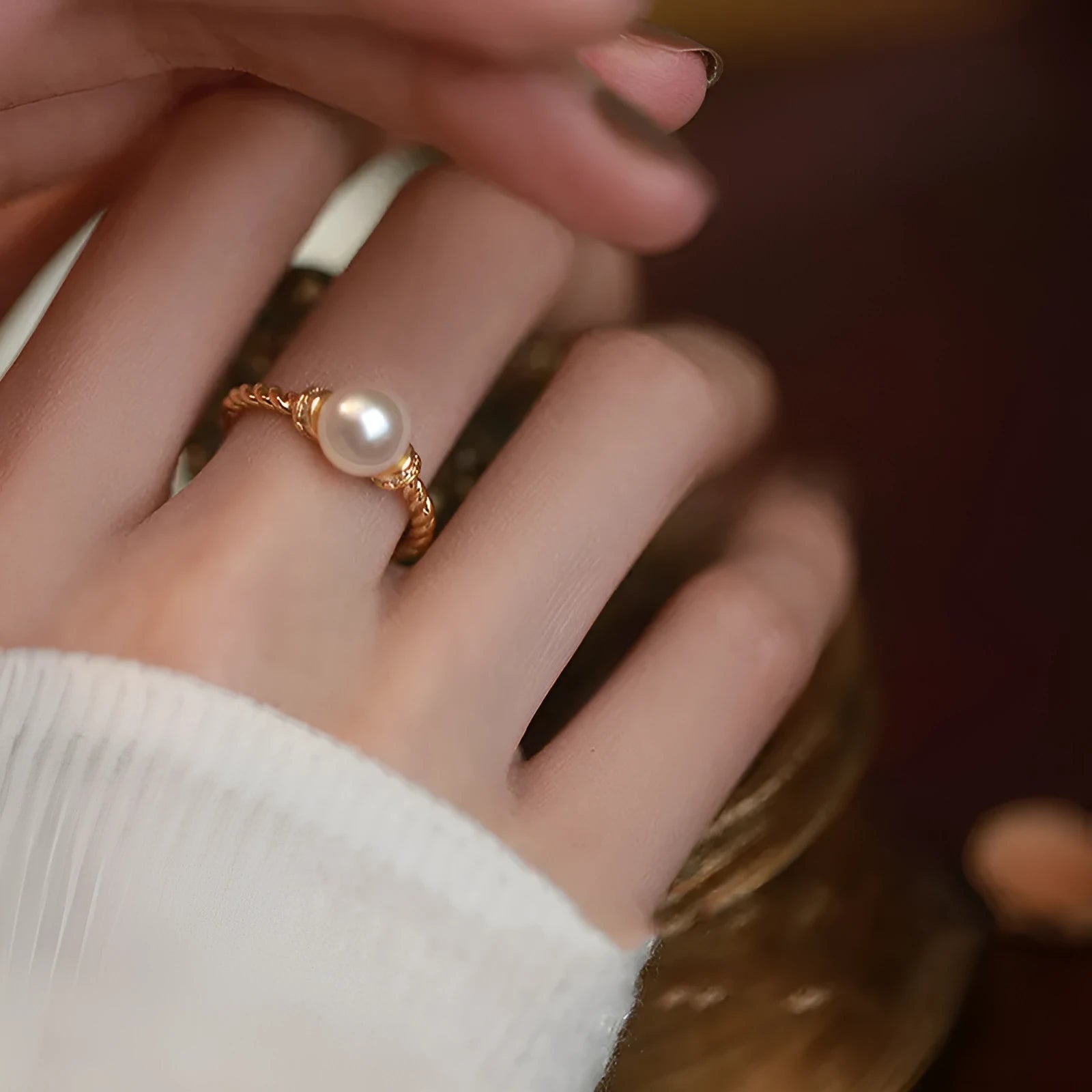 Adjustable copper pearl ring with geometric design in gold or silver finish