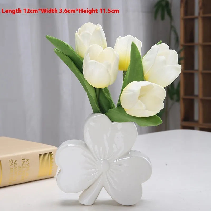 Clover-shaped white porcelain ceramic vase in European style with choice of four colours